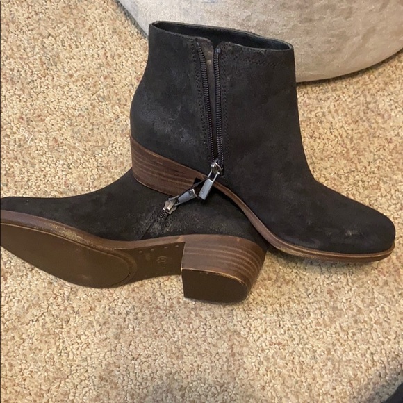 NEW Lucky Brand “Balexa” Leather Boots. Never worn! - Picture 4 of 12